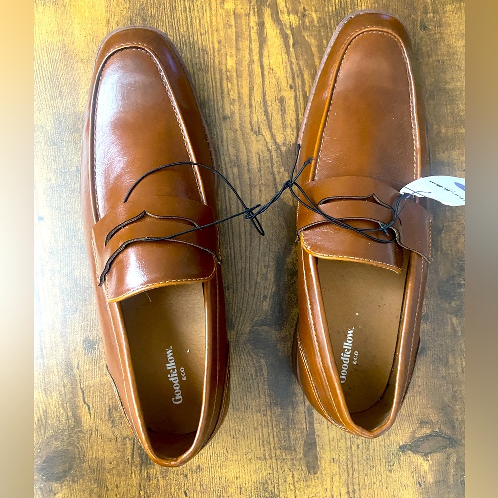 Good fellow & Co. men’s brown loafers. Brand new with tags